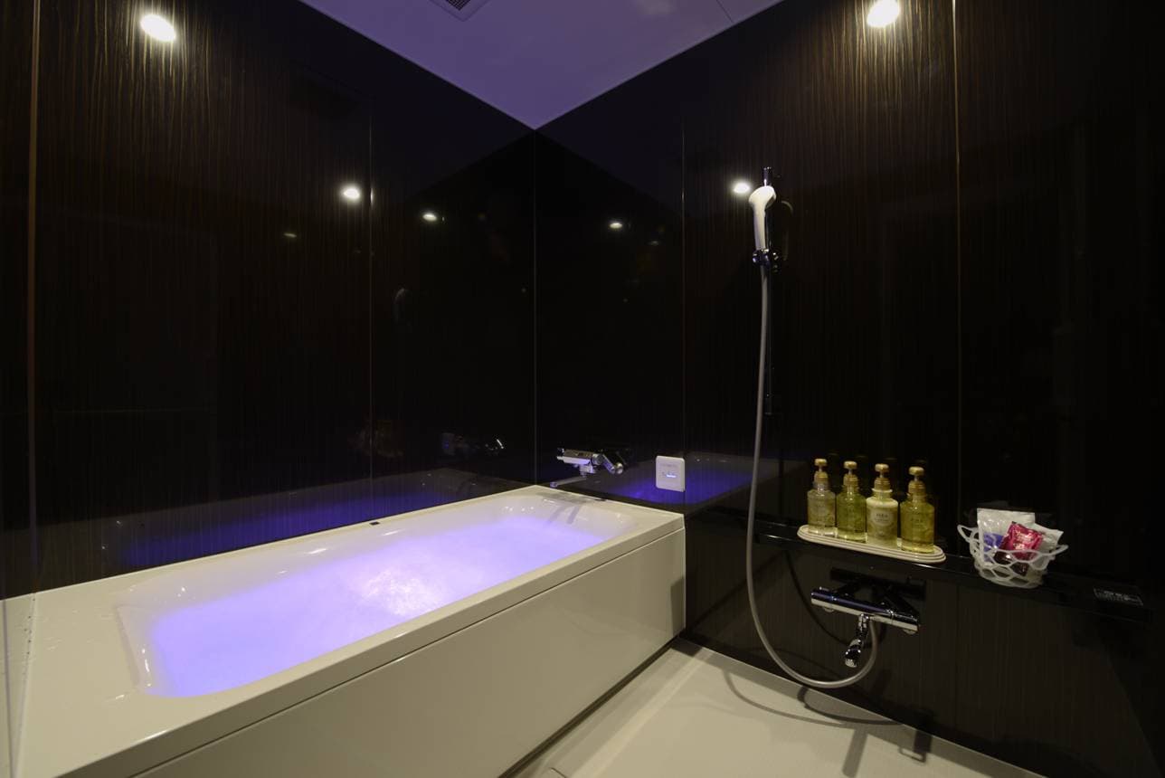 10号室 - バスルーム