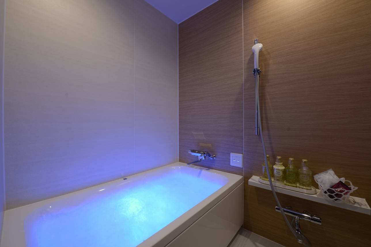 17号室 - バスルーム