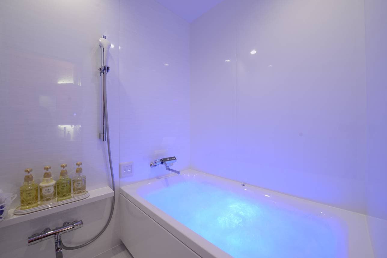 18号室 - バスルーム