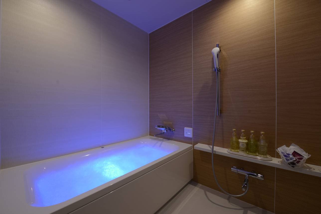 6号室 - バスルーム